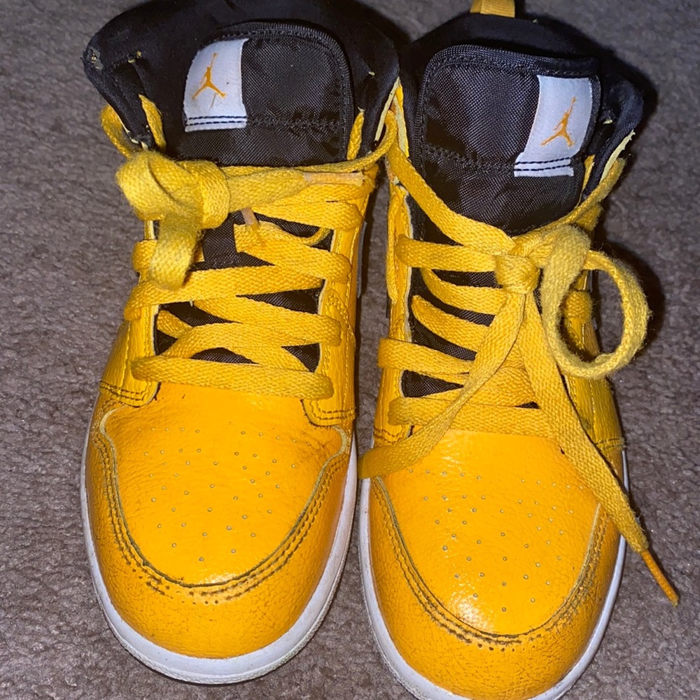 Nike yellow & black